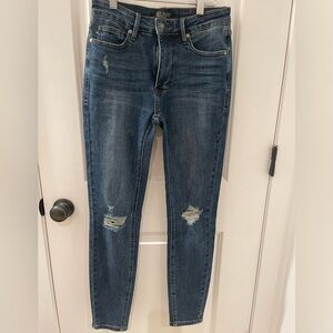 Judy Blue dark wash. Mid-rise skinny jean with tummy control